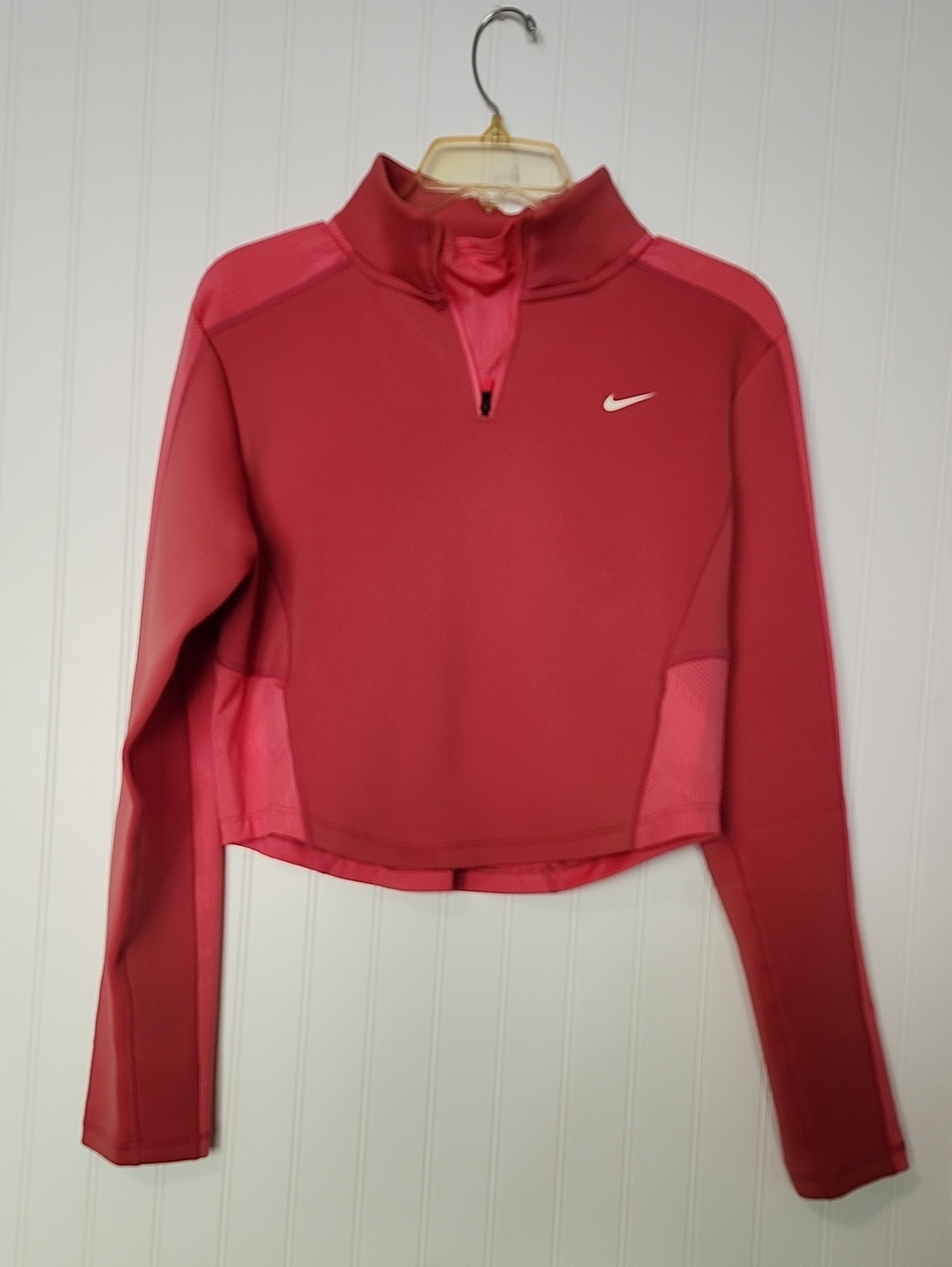 Nike Coral Pink Half-Zip Cropped Athletic Pullover. Size M